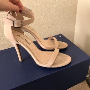 Women’s nude heel